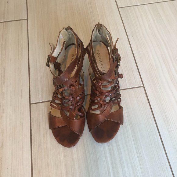 Leather heeled sandals - Picture 2 of 9